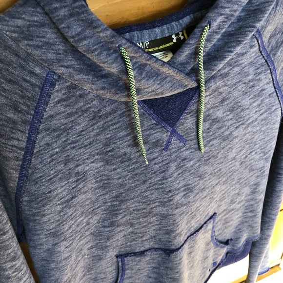 Under Armour women’s cropped hoodie. EUC. Small - Picture 3 of 5